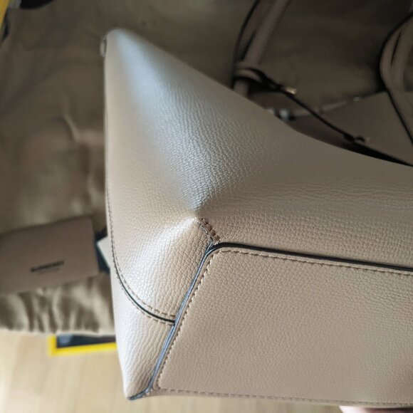 BURBERRY HAYMARKET REVERSIBLE TOTE BAG/mid Camel - Picture 7 of 7